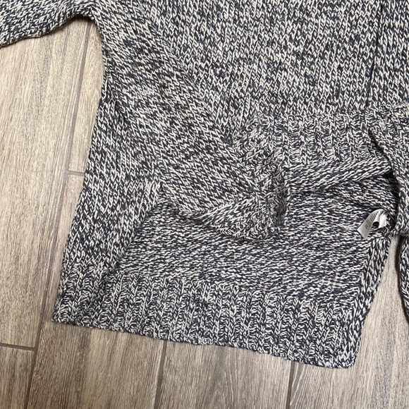 Knit Crew-neck Salt and Pepper Roots Sweater - Picture 5 of 7